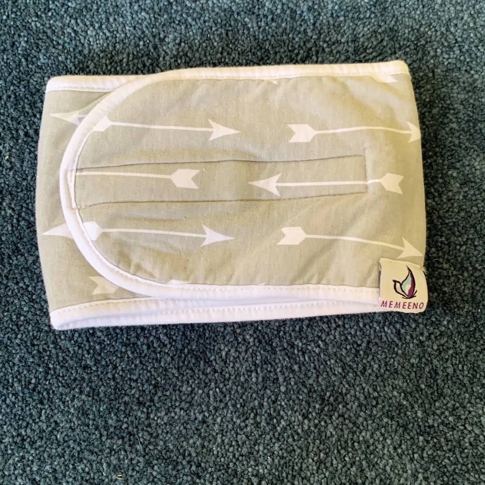 MEMEENO Baby Belly Band - Grey Feathers